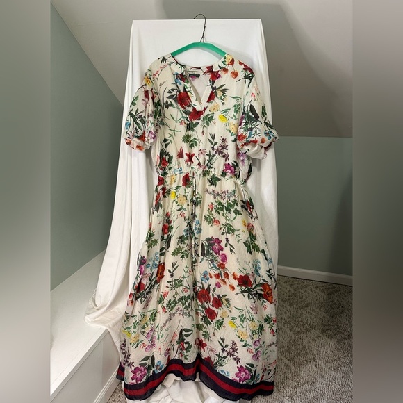 Vince Camuto Dresses & Skirts - Vince Camuto Multicolor Floral Italian Dress size XL